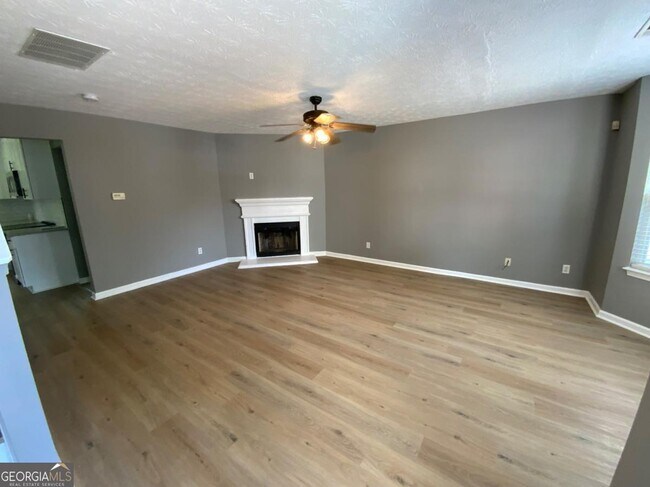 Building Photo - 6506 Chestnut Lake Crossing