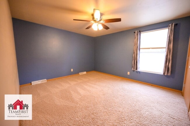 Building Photo - 2135 S Broadway