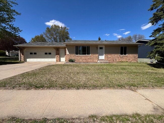 Building Photo - Updated 4 Bed/2 Bath East Side Ranch Home for Rent!!