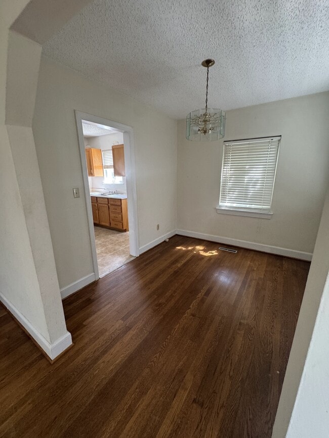 Building Photo - 2407 Cornell Dr NW