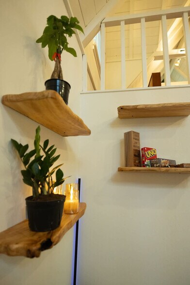 Building Photo - 2 Molino Ave