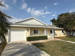 Building Photo - 3253 Little Sound Dr