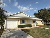 Building Photo - 3253 Little Sound Dr