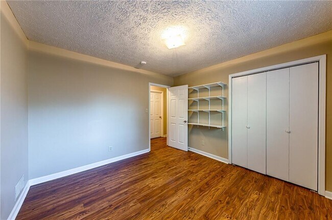 Building Photo - 4161 W Pointe Dr NW