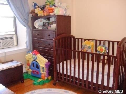 Building Photo - 25 W Broadway