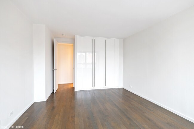 Building Photo - 88 W Schiller St