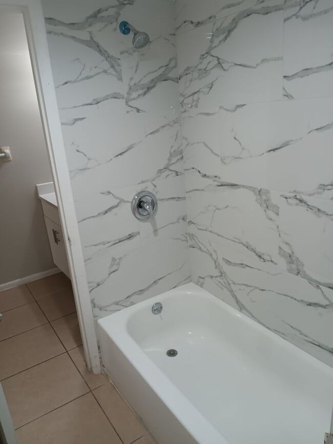 Building Photo - 1428 Holden Ave