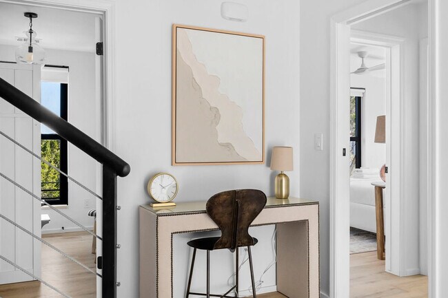 Building Photo - 2701 Bumble Bee Dr