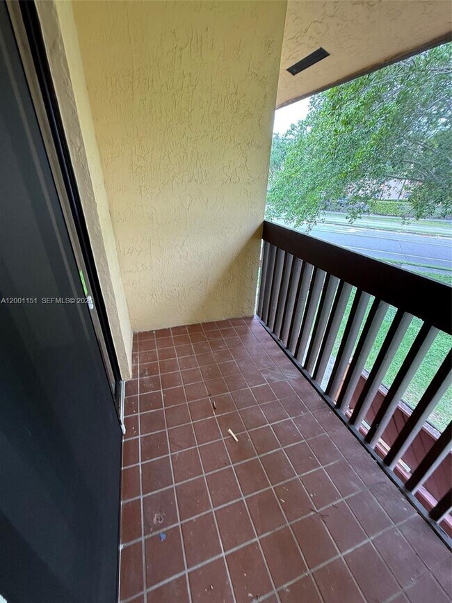 Building Photo - 6651 SW 137th Ct