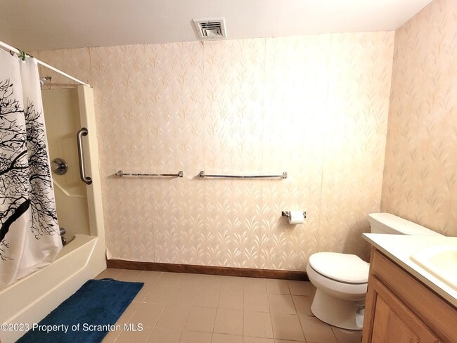Building Photo - 319 Carnation Dr