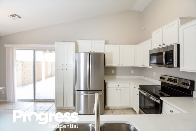 Building Photo - 10162 N 116th Ln