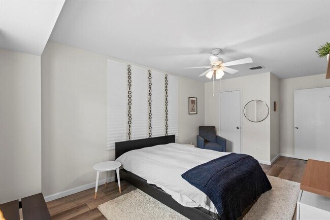 Building Photo - 10328 Briar Forest Dr