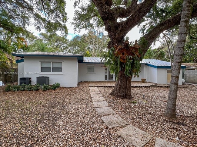 Building Photo - 3850 Crawford Ave