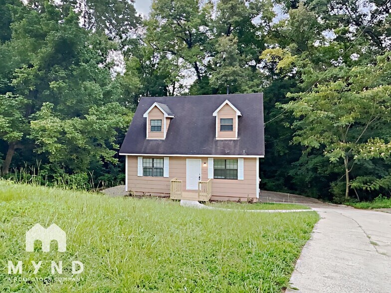 Primary Photo - 377 St John Rd NW