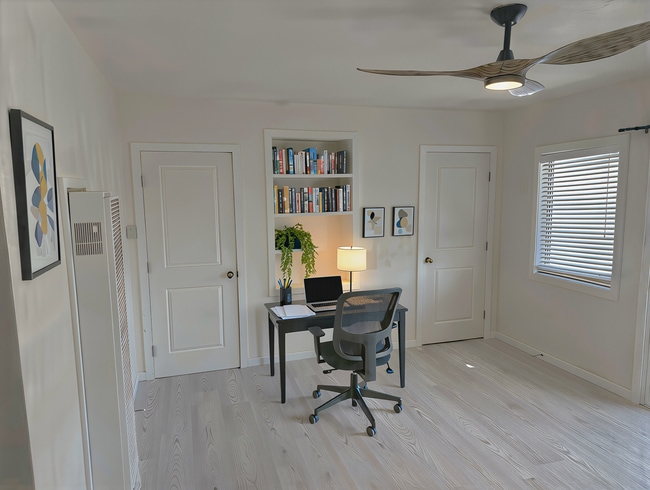 Building Photo - 718 Roosevelt Ave