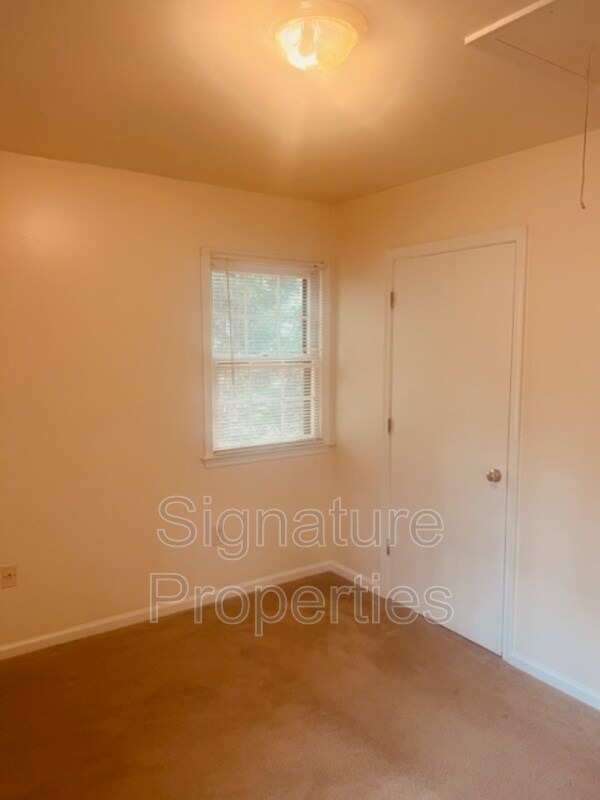 Building Photo - 2529A Pin Oak Ct