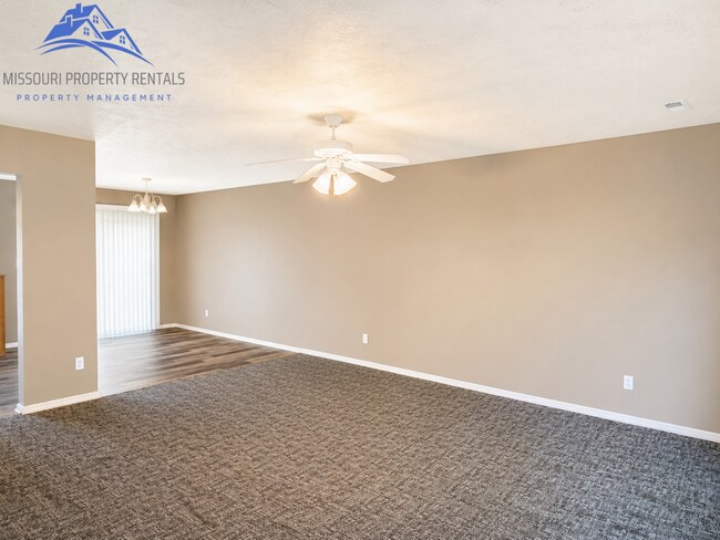 Building Photo - 5005 Peach Dr