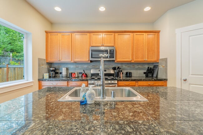 Building Photo - 16009 SE 164th Pl