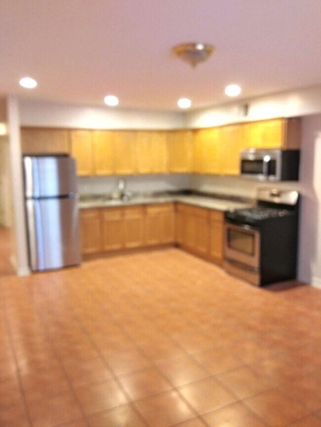 Primary Photo - Luxury to Love