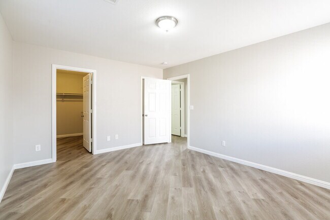 Building Photo - 10932 Napa Ridge Dr