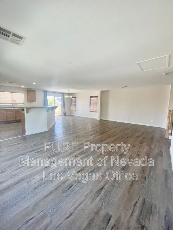 Building Photo - 102 La Padania Ave