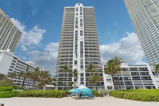 Building Photo - 16711 Collins Ave