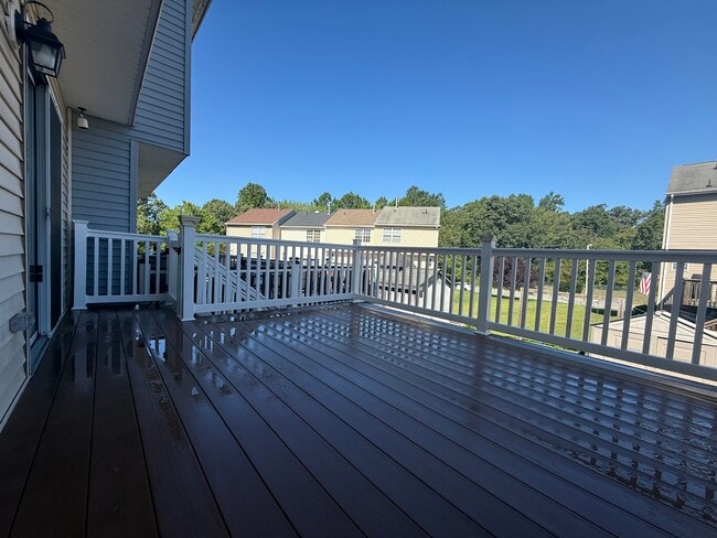 Building Photo - 107 Stoneshire Dr