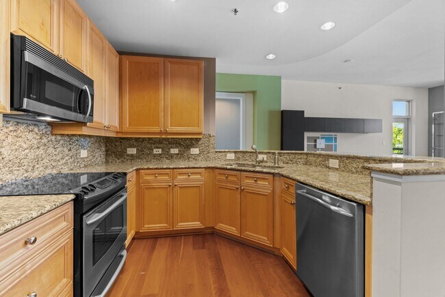 Building Photo - Your dream condo in the heart of Raleigh!