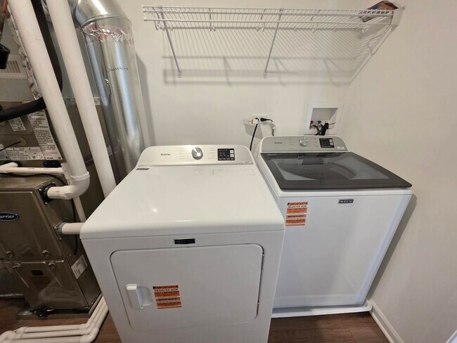 Building Photo - 458 Hathaway Ln