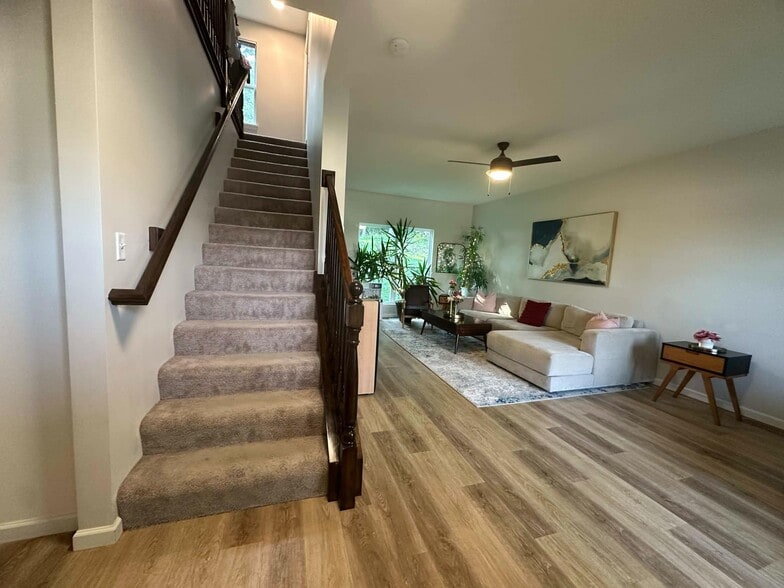 Great Natural Light Throughout - 3381 Arbor Gardens Ct