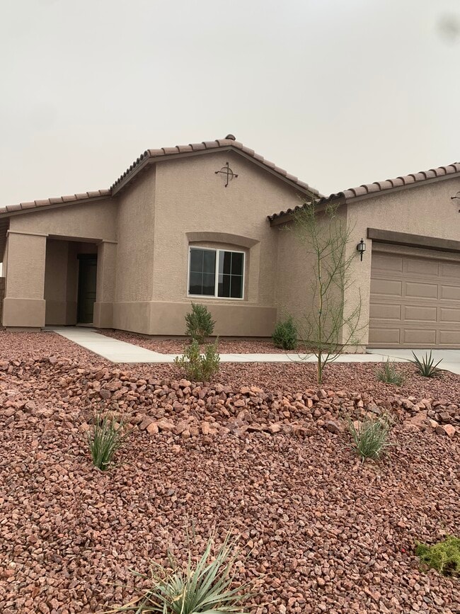 Building Photo - 5745 E La Campana Dr