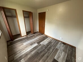 Building Photo - Plains - Glenview Apartments