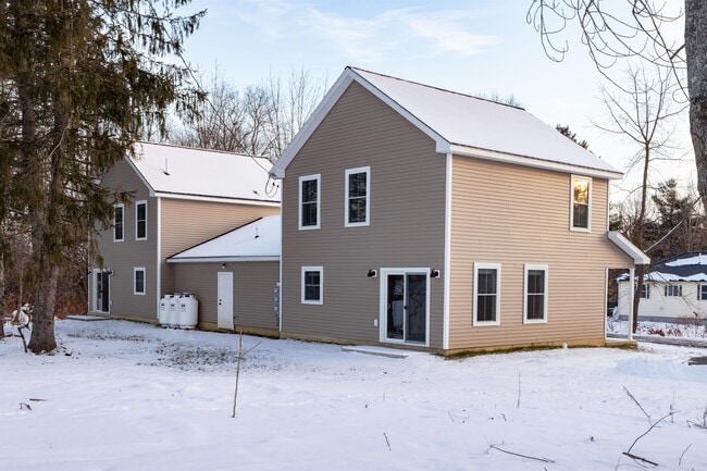 Building Photo - 10 Cottage St