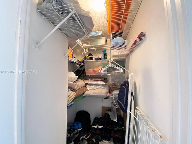 Building Photo - 290 174th St St