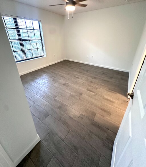 Primary Photo - 2691 Albatross Rd N