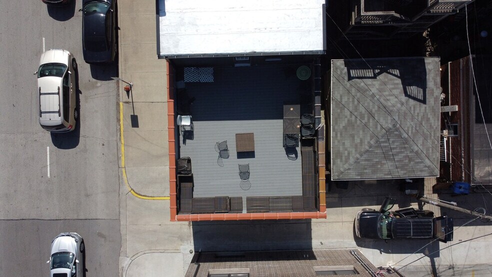 Building Photo - 706 N Racine Ave