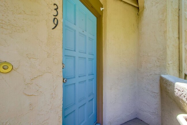 Building Photo - 3268 Via Marin