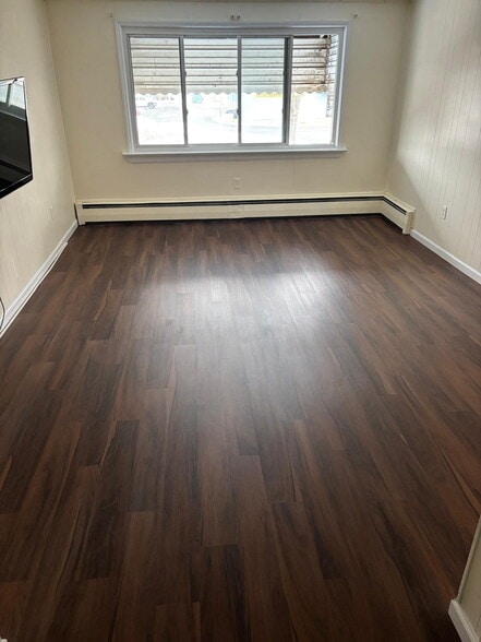Bedroom 1-New Floor, Veiling Fan - 1607 S Olden Ave