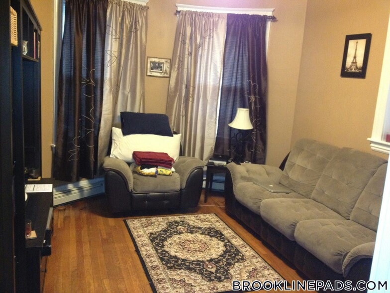 Building Photo - 208 Winthrop Rd