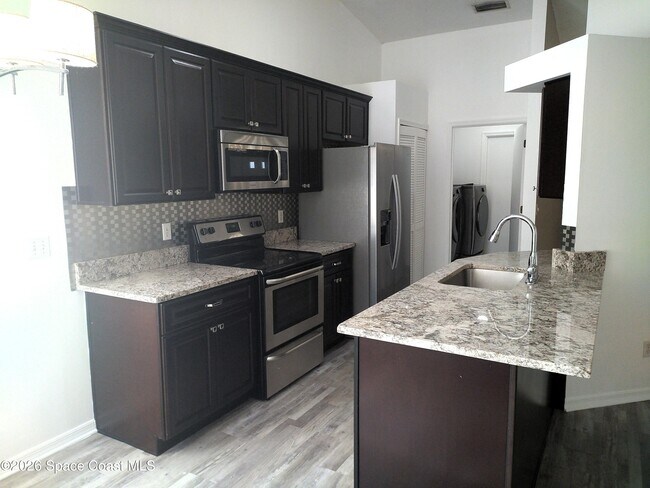 Building Photo - 3619 Egret Dr