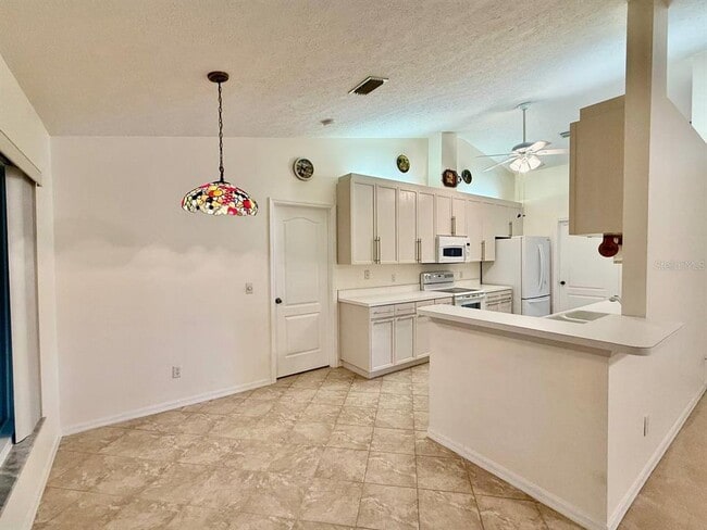 Building Photo - 9815 La Vonda St