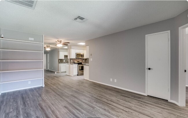 Building Photo - 25 N Cottonwood St