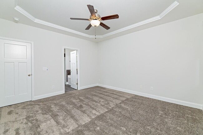 Building Photo - 587 Foothills St