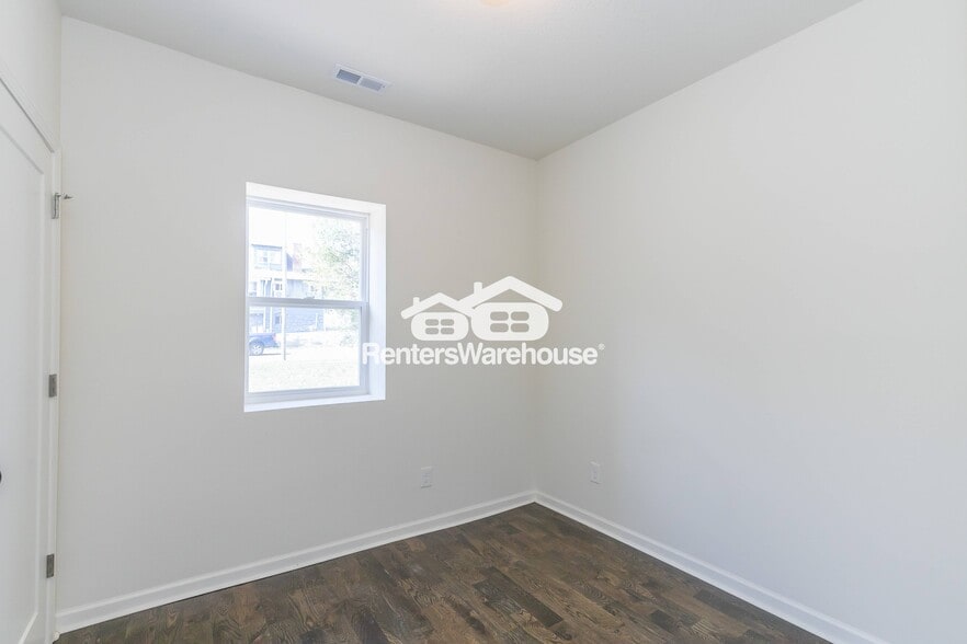 Building Photo - 2305 E 37th St