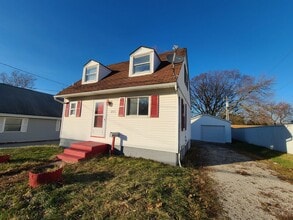 Building Photo - 2 Bedroom Home in Normal