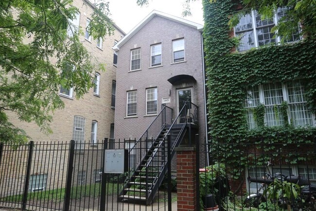 Building Photo - 1443 W Cortez St