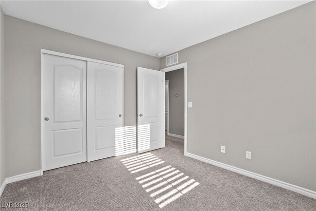 Building Photo - 12243 Loggeta Way