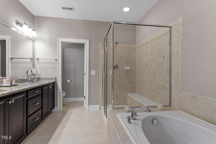 Building Photo - 550 Balsam Fir Dr