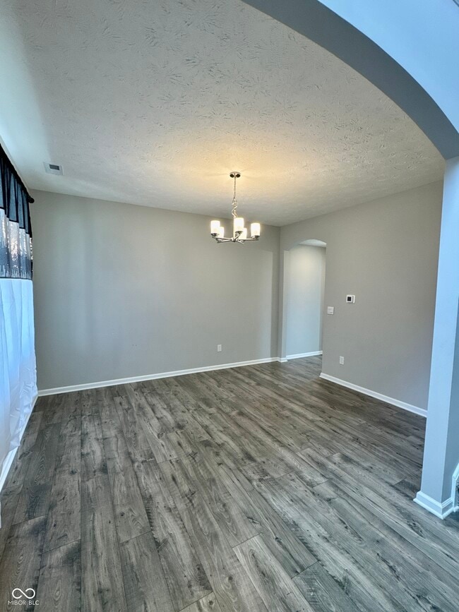 Building Photo - 831 Blaine Dr