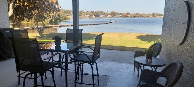 Building Photo - 1026 S Lake Mariam Dr